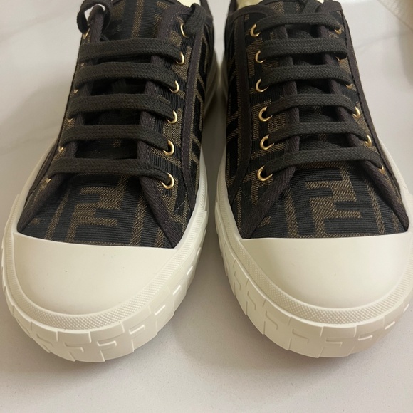 Fendi women’s Domino Sneaker - Picture 4 of 4